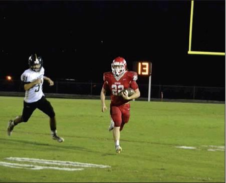 Tony McSwain • The Madill Record A Kingston player runs in a play against Marietta in their matchup during the 2018 season. The Redskins return to action on Friday, September 6 when they host Hugo.