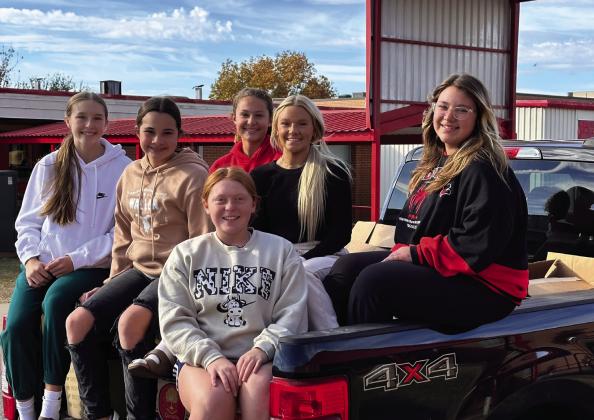 Marshall County classes spread holiday cheer
