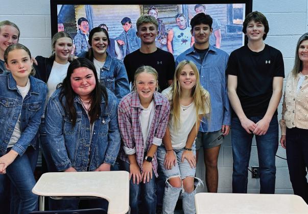 Marshall County classes spread holiday cheer