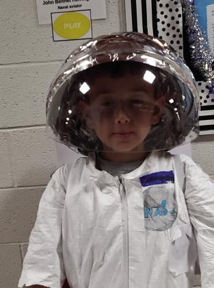 KES 3rd graders put on 'wax museum'