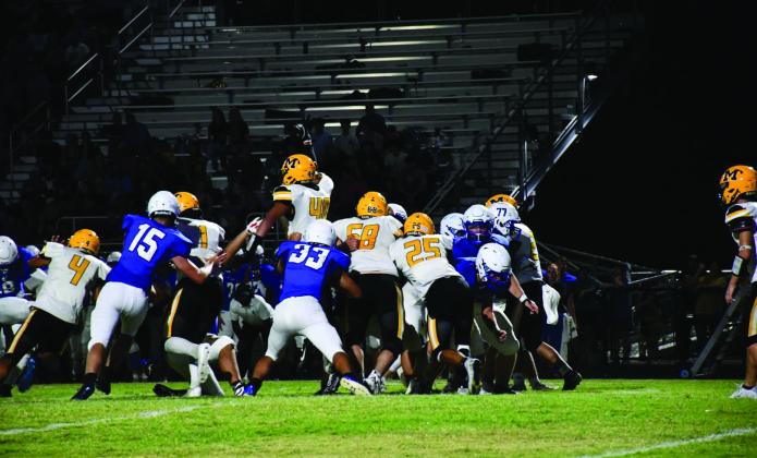 The Madill Wildcats faced the Dickson Comets on September 13. Aylin Salazar