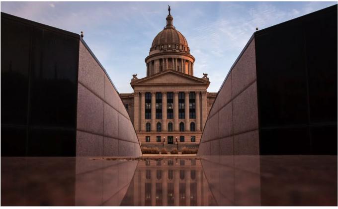 The Oklahoma State Capitol. (Whitney Bryen/Oklahoma Watch)