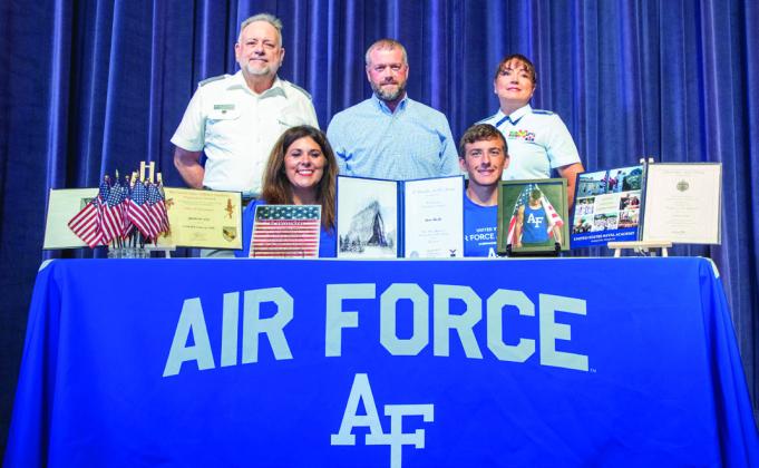 Matt Swearengin Left: Durant High School Senior Spencer Lee has been appointed to the U.S. Air Force Academy. Right: Durant High School Seniors Jillian Feltman and Alondra Gamero have enlisted in the Army National Guard.