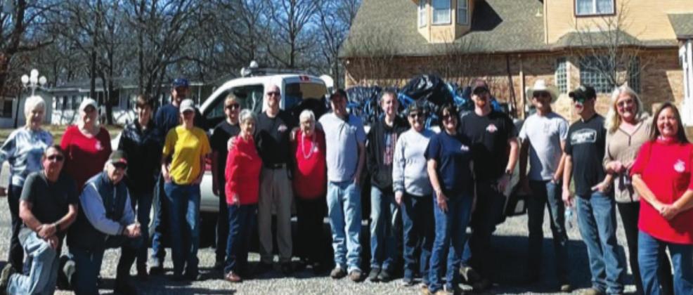 The Texoma Fire Districts volunteer fi refi ghters and their families, all 17 of them, participated in the Spring roadside trash pickup. Also, the Auxiliary Ladies served breakfast for the volunteers. Courtesy photo