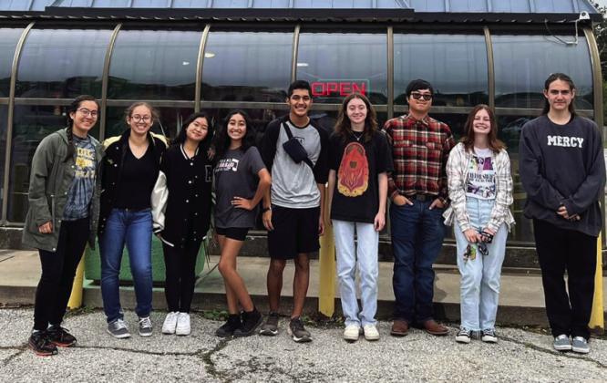 Madill band students show their support for the Asian Palace restaurant on October 27. Courtesy photo