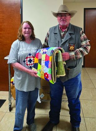 Local group donates quilts