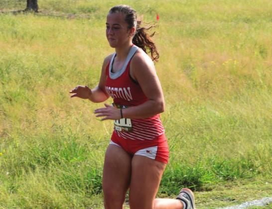 Elley Holder qualifi ed at the regional meet at Waurika. She will move on to the state meet. Mindi Weeks