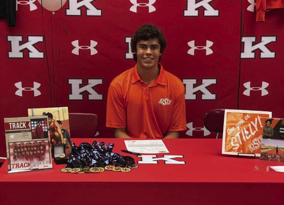 MC Athletes sign college letters of intent