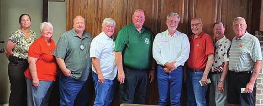 Hardin attends Rotary meeting