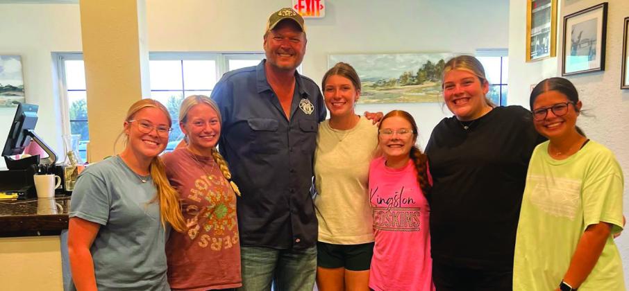 Country music icon, Blake Shelton, stopped in to Bella Vita in Kingston on August 14 to enjoy some italian cuisine. Courtesy photo