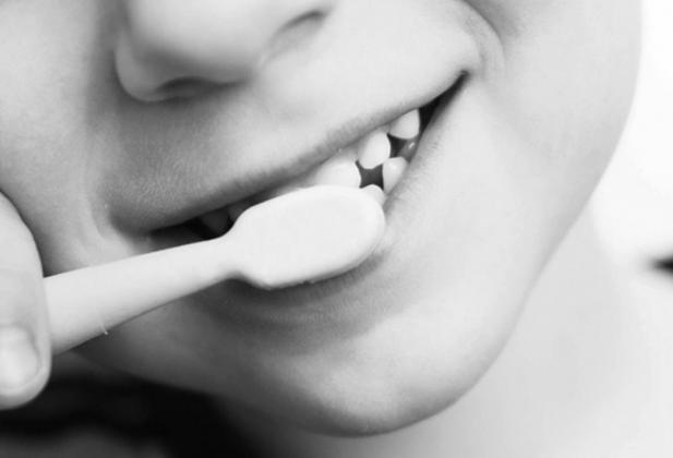 Parents wrestling with their kids’ can-do attitude and if it’s wise to allow them to brush their teeth unassisted can familiarize themselves with certain guidelines to determine their youngsters’ readiness. Courtesy photo
