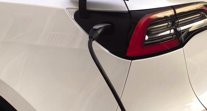 Do elelectric cars pose dangers to drivers?