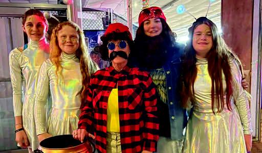 ALLOWEEN AROUND TOWN