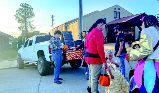 ALLOWEEN AROUND TOWN