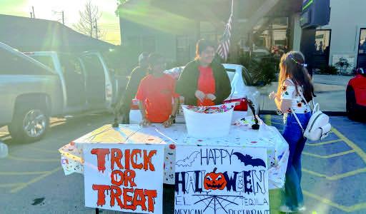 ALLOWEEN AROUND TOWN