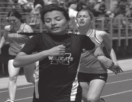 Lala Flores - 4x400.