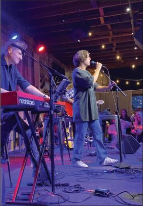 Gwen Stefani's son makes debut at Ole Red