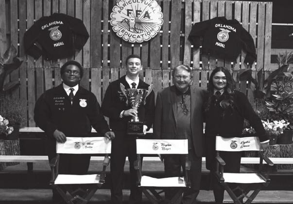 Madill high school hosts FFA awards banquet dinner