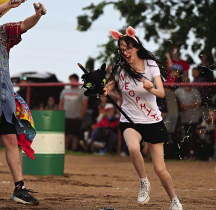 KHS holds alumni rodeo for seniors