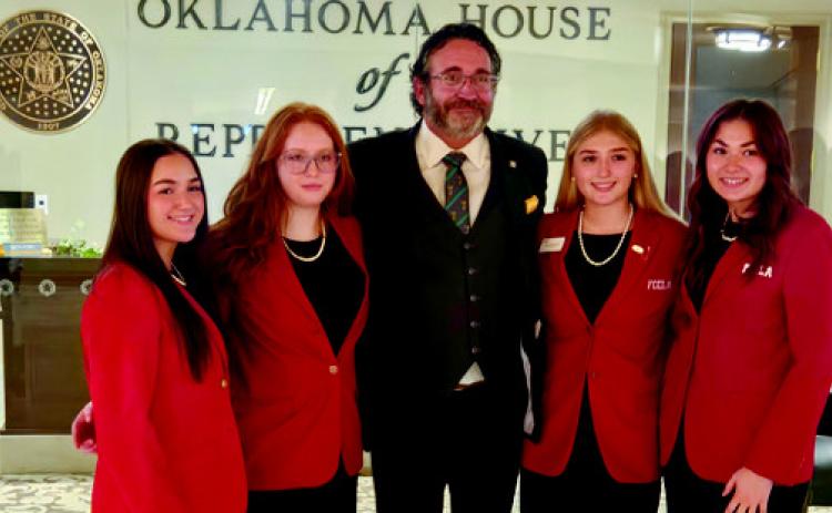 Shaylynn Foxx, Riley Khan, Josh Cantrell, Ella Weaver and Kyndall Turnage pose for a picture at the Capitol. Charles White • The Madill Record